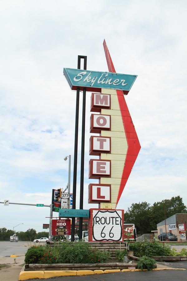 Skyliner Motel Stroud Exterior photo