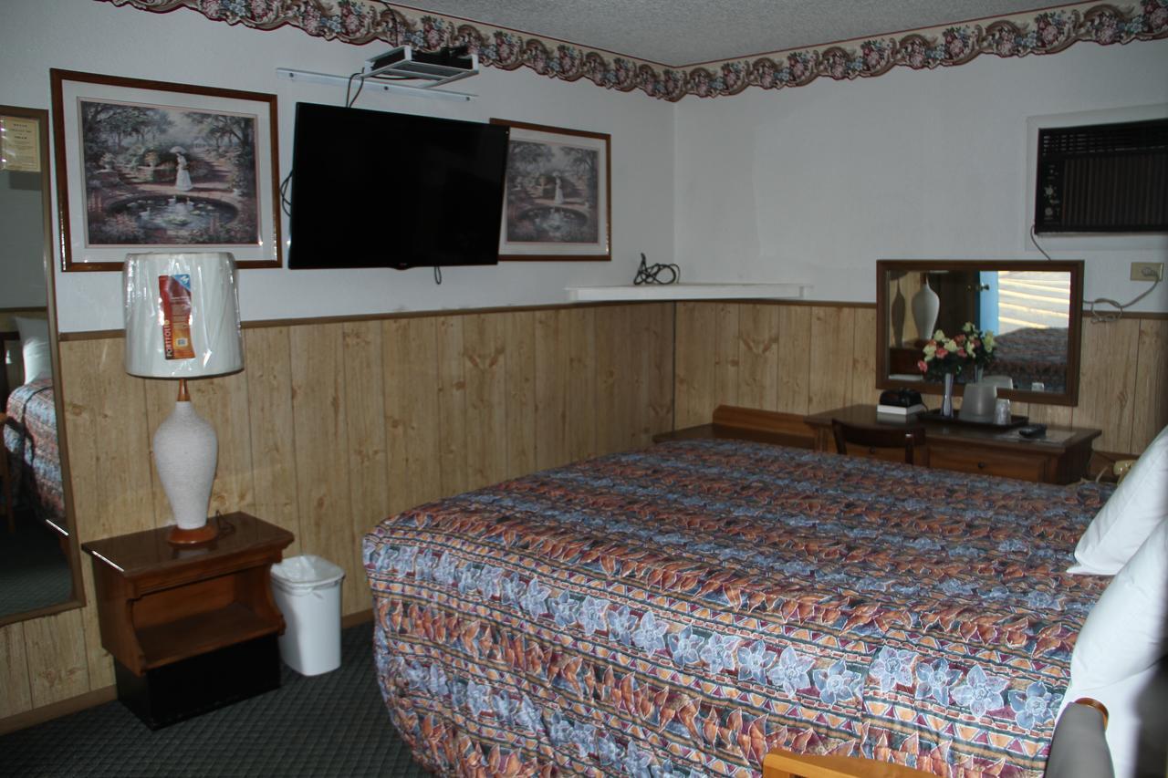 Skyliner Motel Stroud Exterior photo
