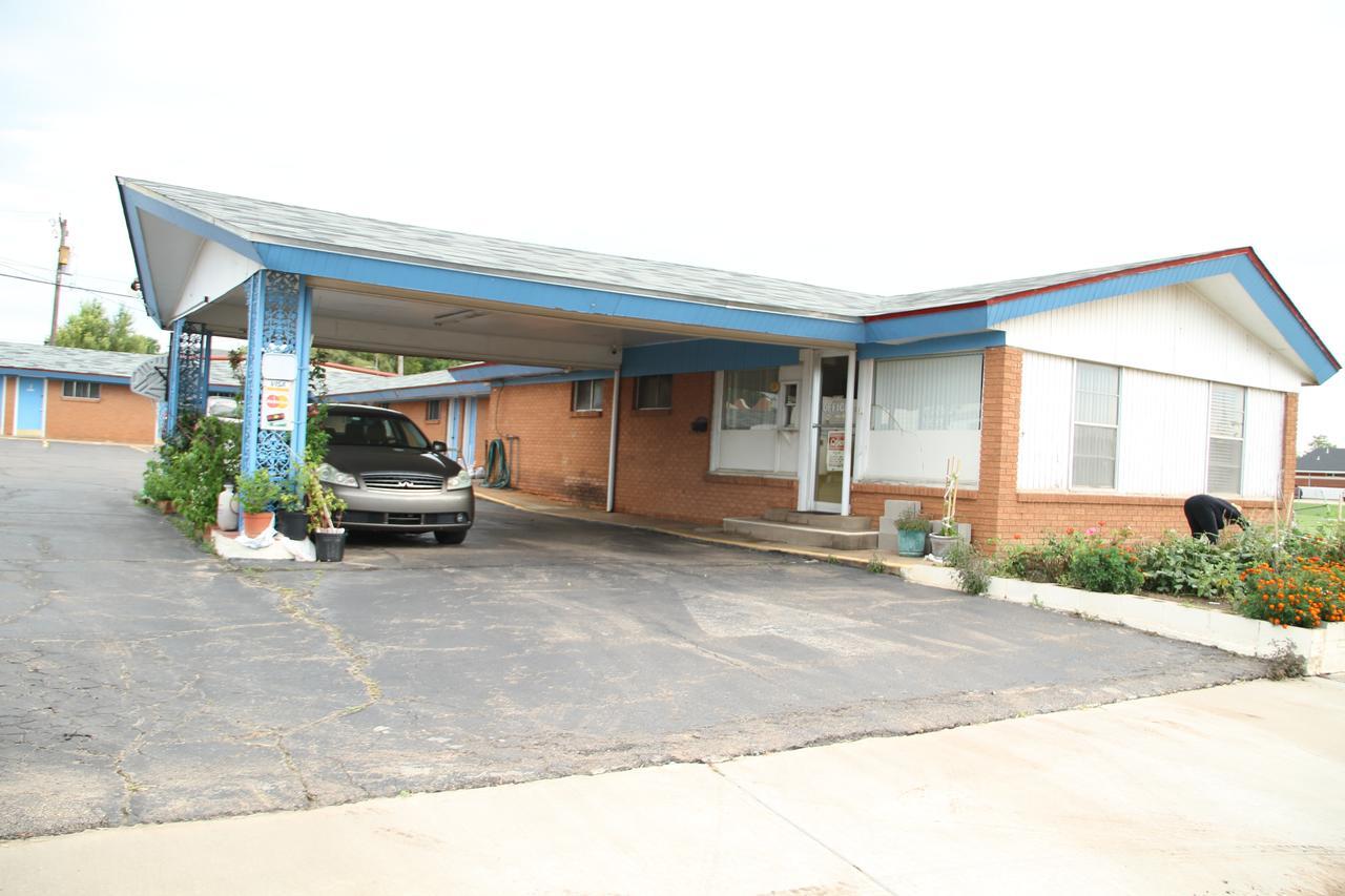 Skyliner Motel Stroud Exterior photo